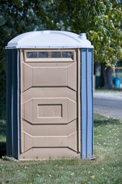 Best Affordable portable toilet rental  in Brooklyn Park, MN
