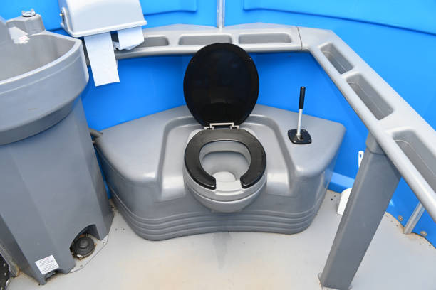Best Porta potty rental near me  in Brooklyn Park, MN